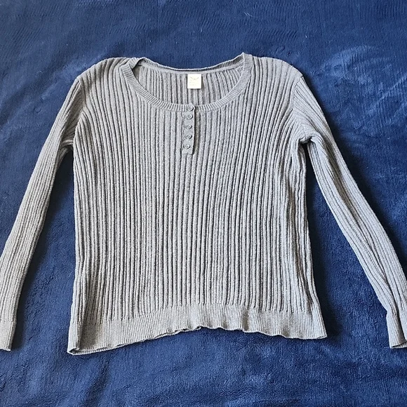 Gray Ribbed Sweater - Picture 6 of 7